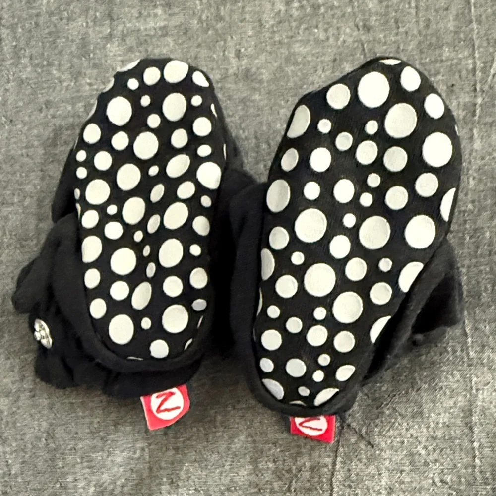 Zutano Black Organic Cotton Baby Booties - 3M